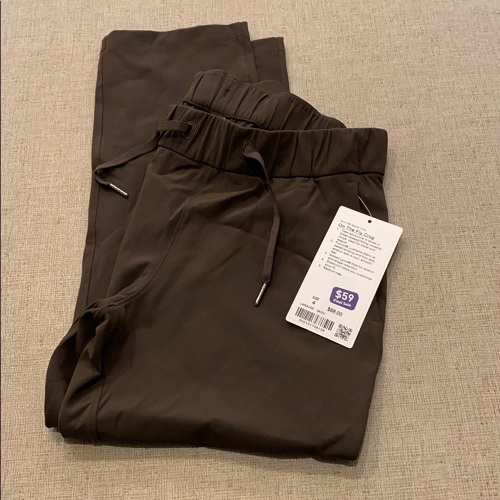 NWT Lululemon On the Fly Crop, Size 4
